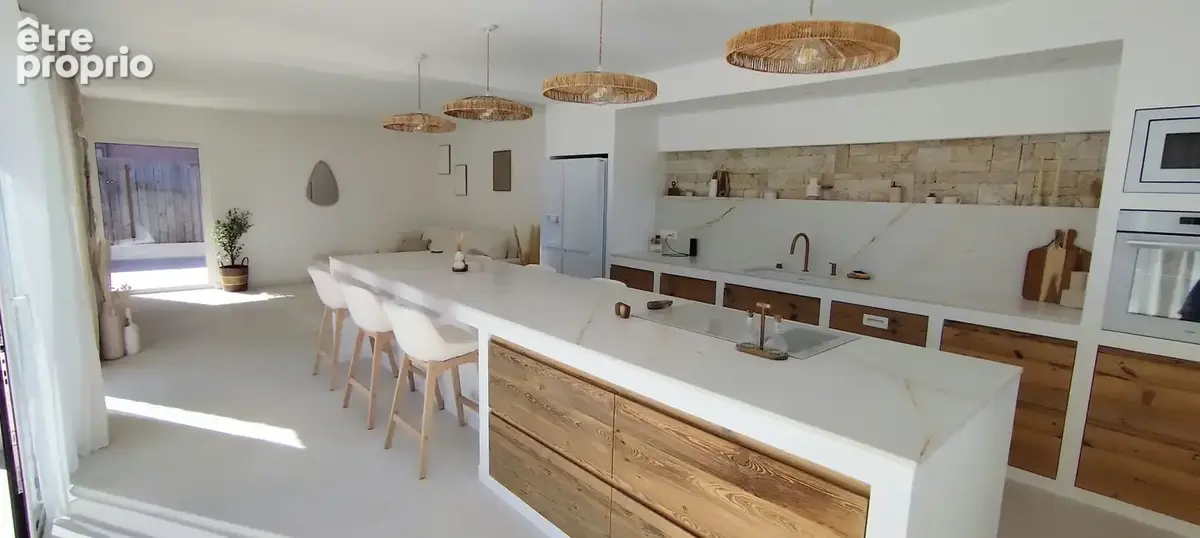 Maison, 4 Chambres, entièrement rénovée avec 3 suites parentales et piscine sur 1500 m2 de terrain - photo 10