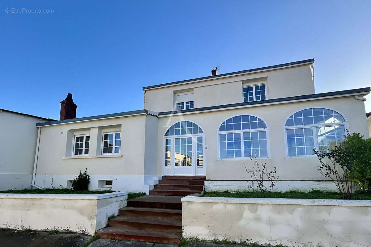 Maison à L'ILE-D'ELLE