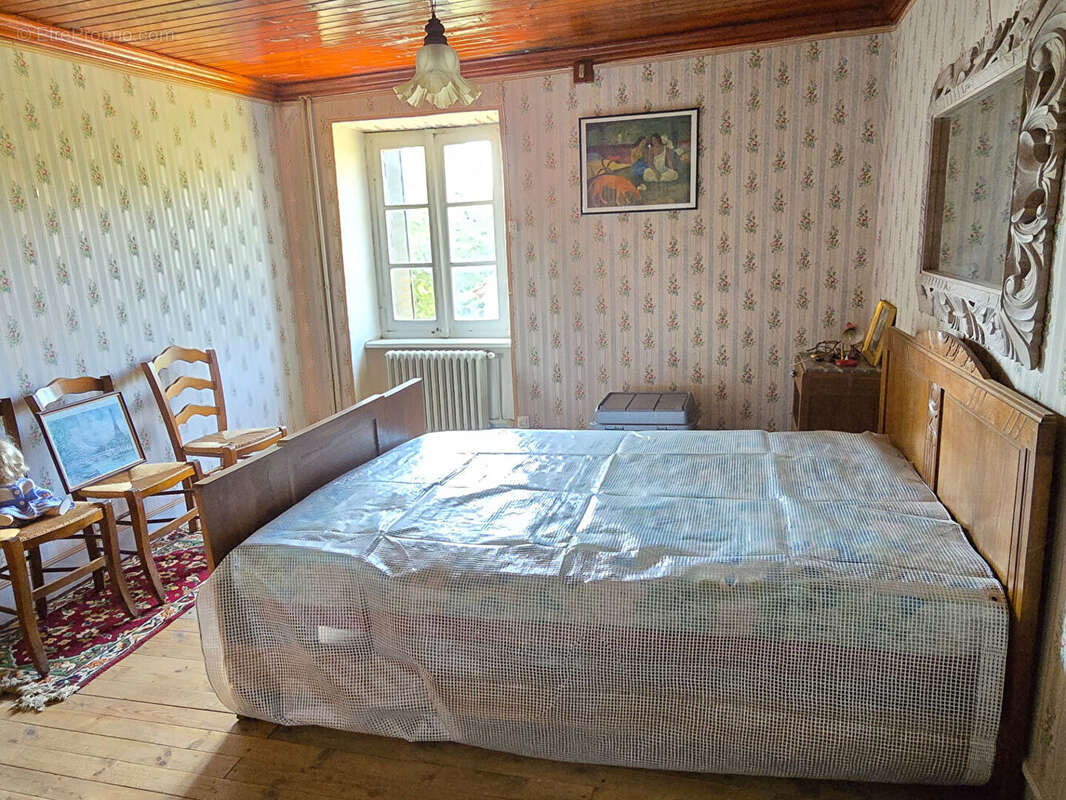 Corps de ferme avec maison, appartement et dépendances - Durenque - photo 11