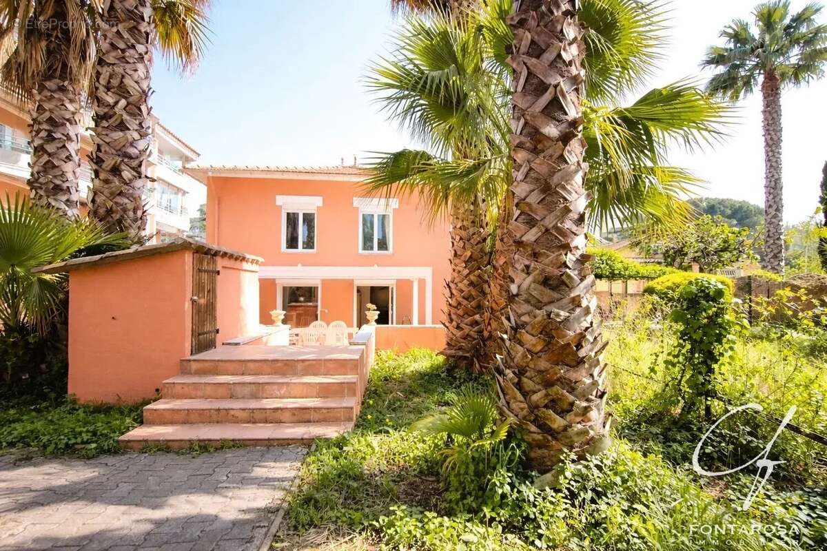 Maison à SAINT-RAPHAEL