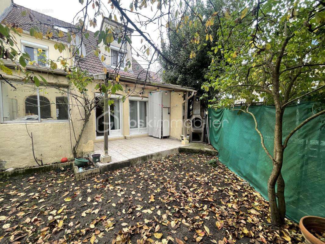 Maison à ROISSY-EN-BRIE