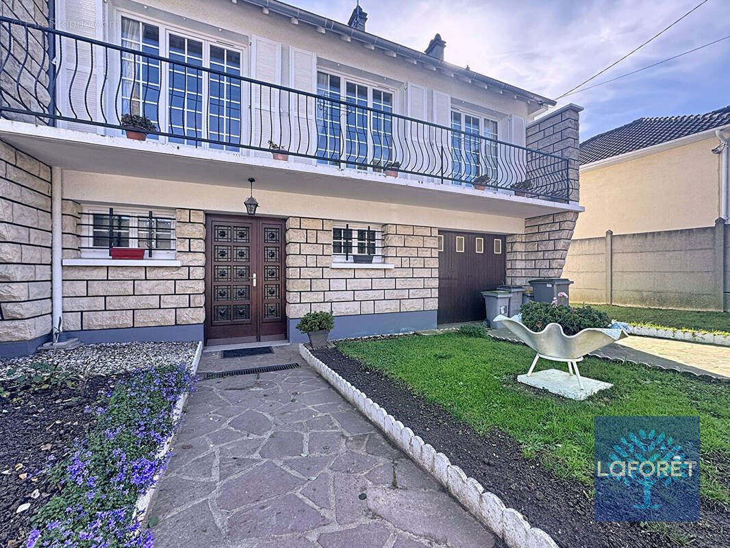 Maison à CHILLY-MAZARIN