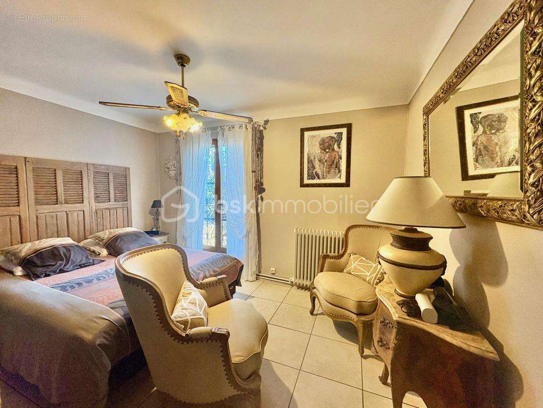 Maison à TOURRETTES