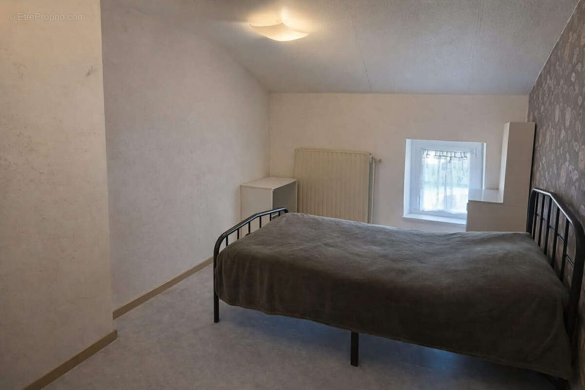 Maison à VRIGNE-AUX-BOIS