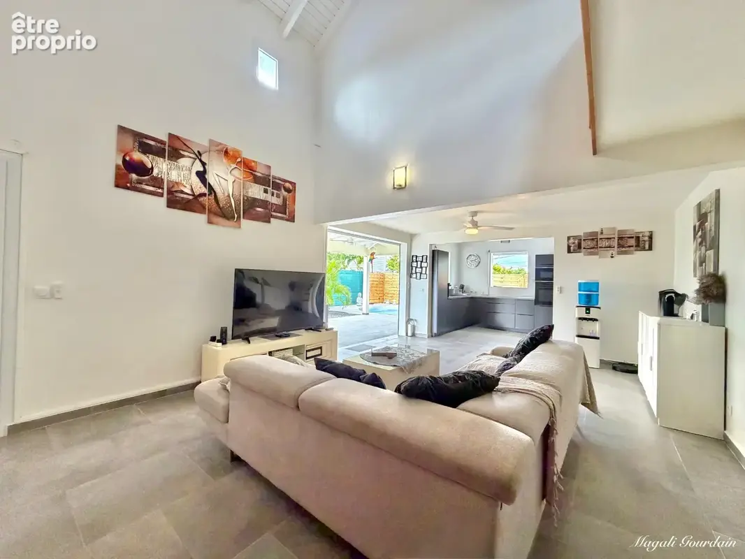 A vendre – saint-françois – villa contemporaine 2024 avec piscine & t2 indépendant - photo 5