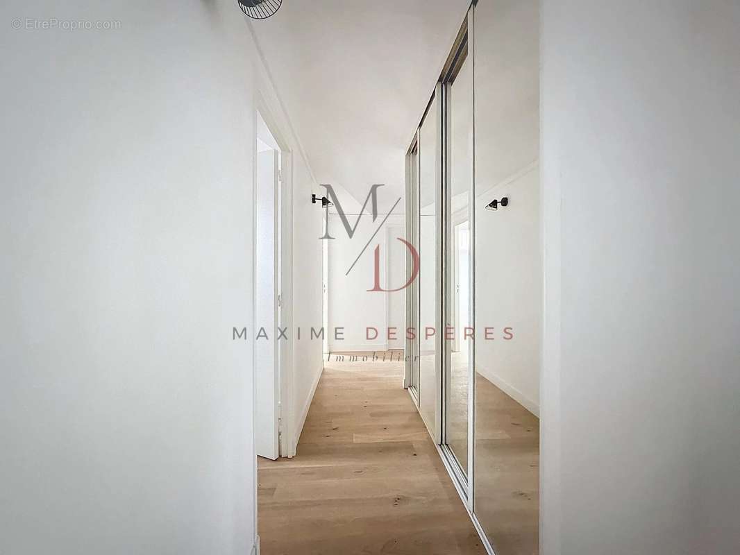 Appartement à COURBEVOIE