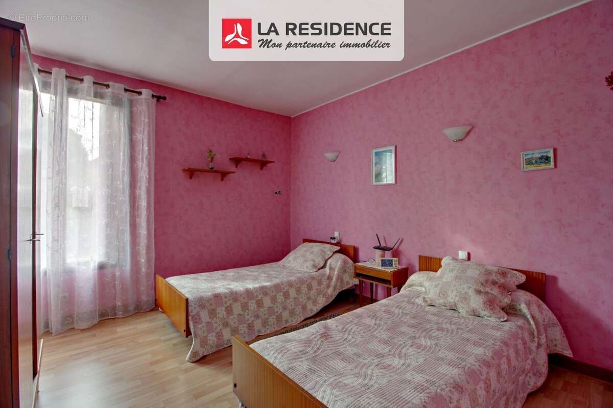 Maison à SAINT-ETIENNE-DU-ROUVRAY