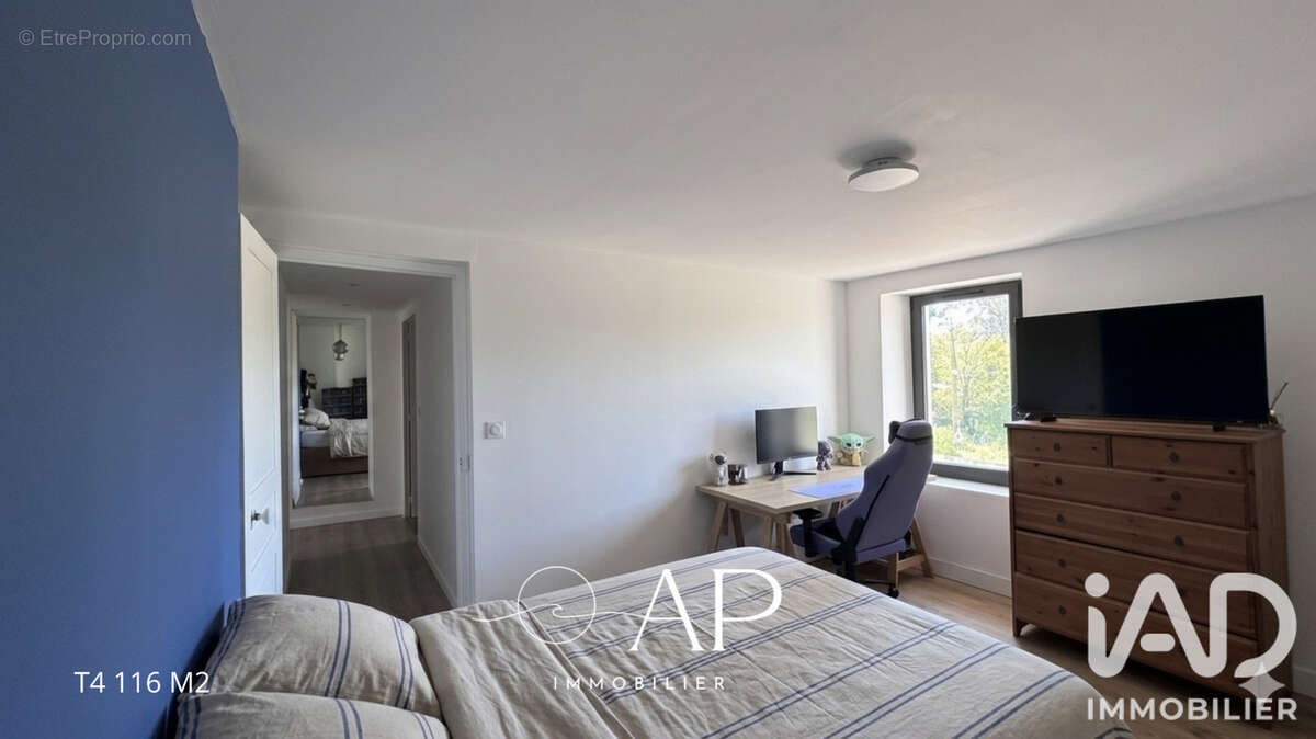 Maison 250 m² à La Crau  - photo 7