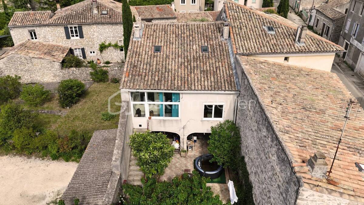 Maison à SAINT-REMEZE