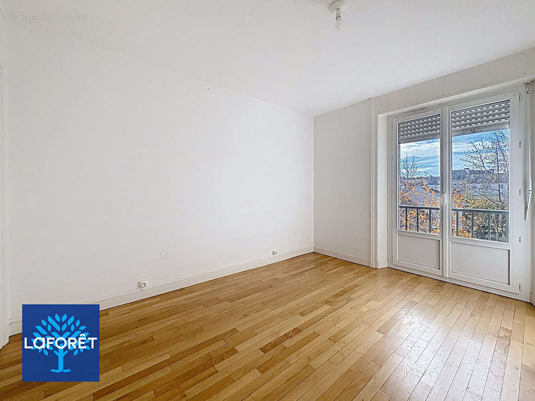 Appartement à FOUGERES