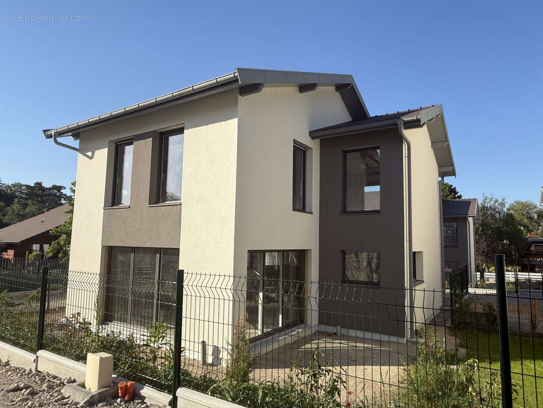 Maison à ARCHAMPS