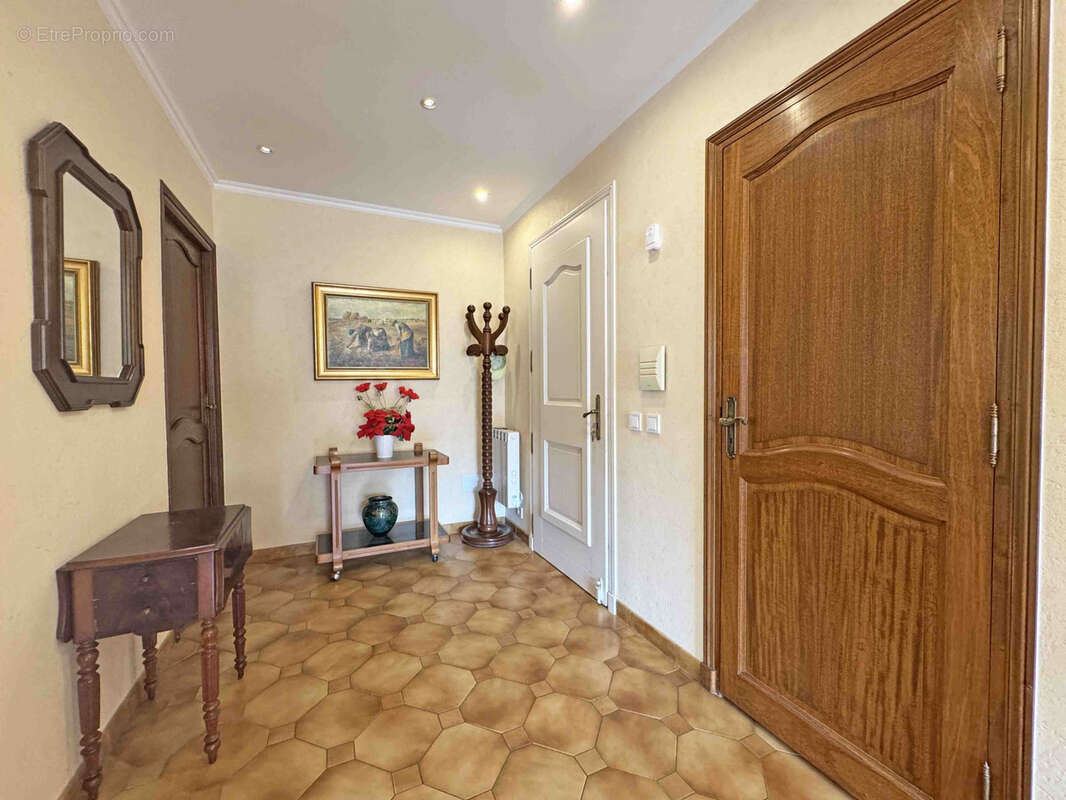Appartement à VENCE