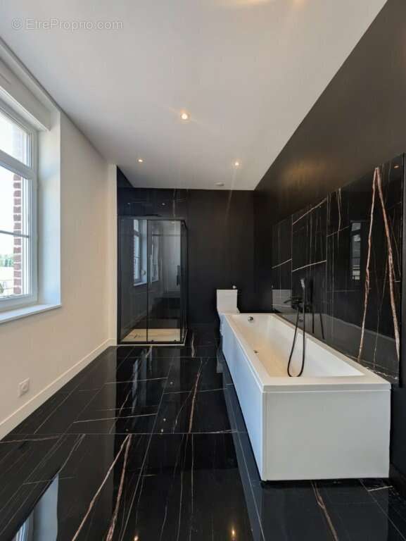 Magnifique maison familiale en centre-ville de Marquette – Volume  Cachet préservé - photo 7