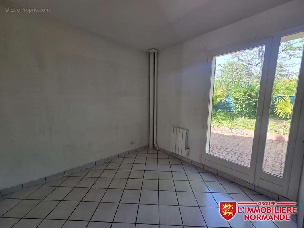 Maison à VAL-DE-REUIL