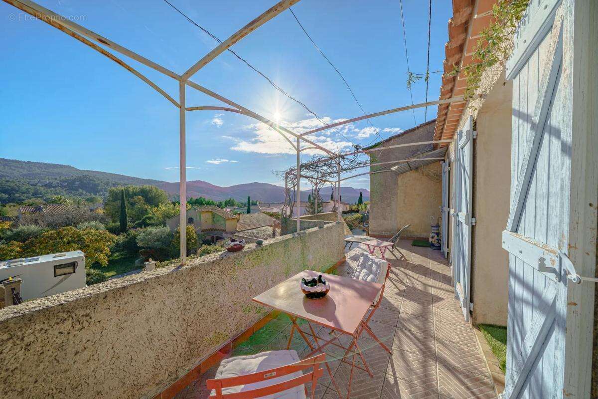 Maison à CUGES-LES-PINS