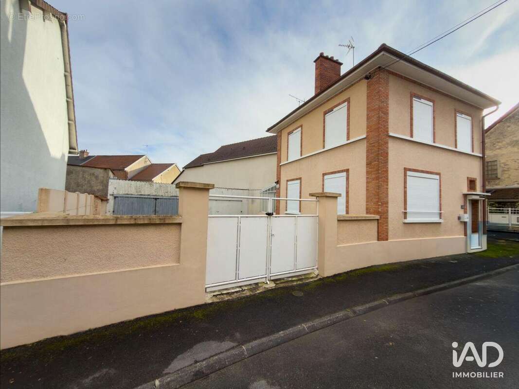 Maison 70 m² à Vert-Toulon  - photo 2