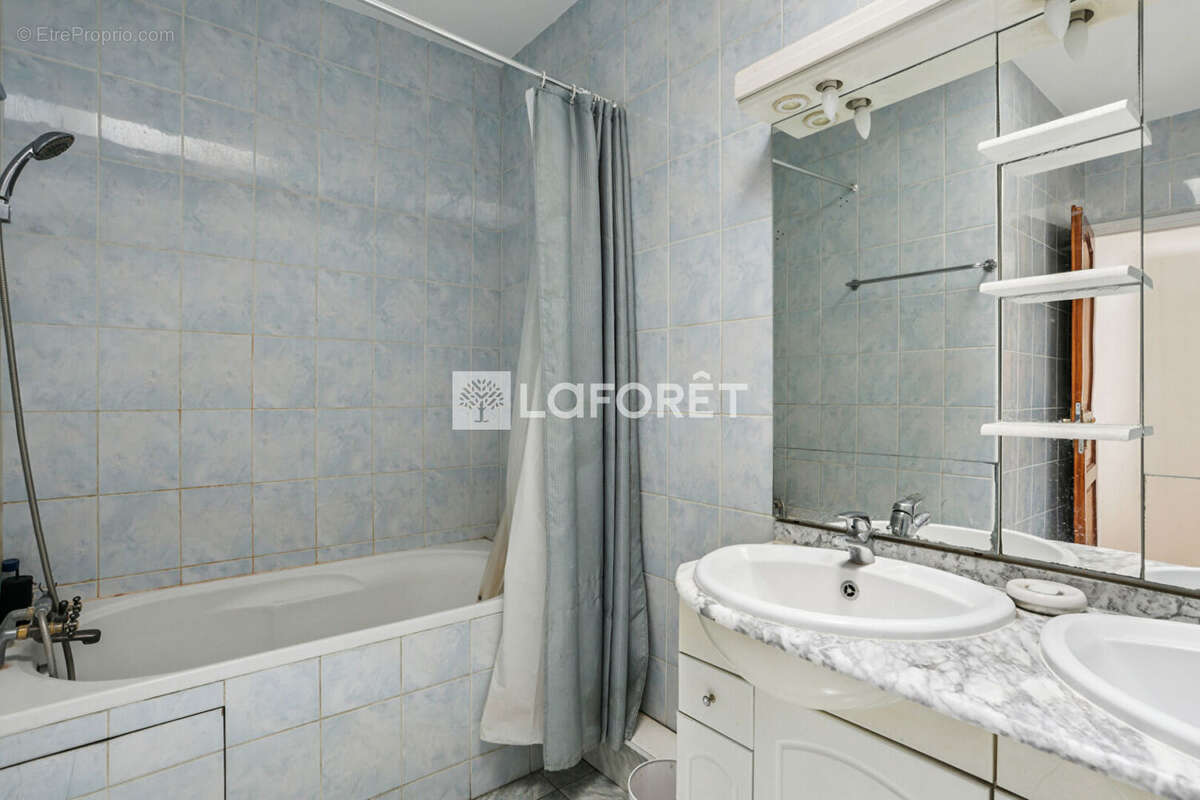 Appartement à PARIS-10E