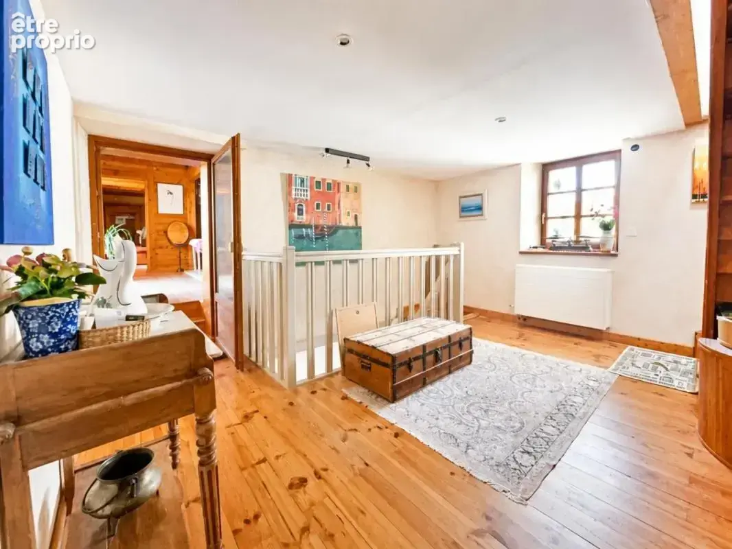 Maison mitoyenne de 168 m² avec dépendance de 180 m² - photo 6