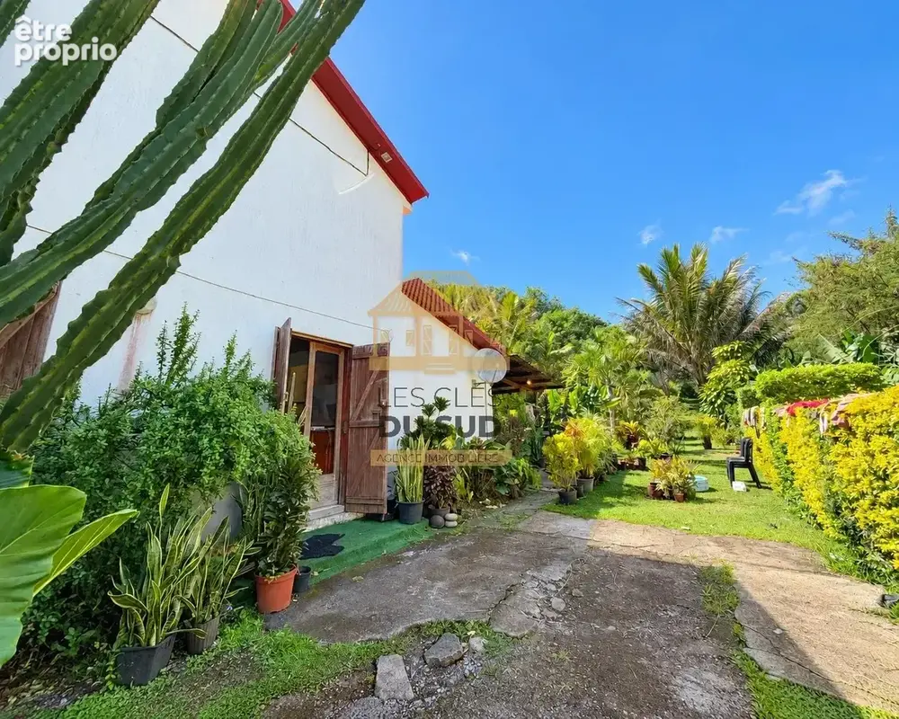 A vendre - maison de type t6 de 80,90 m² environ - saint joseph - 239 000 € - photo 1