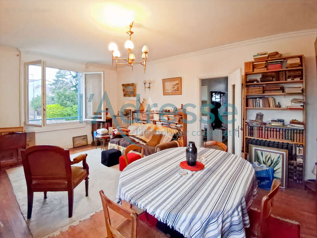 Maison à SURESNES