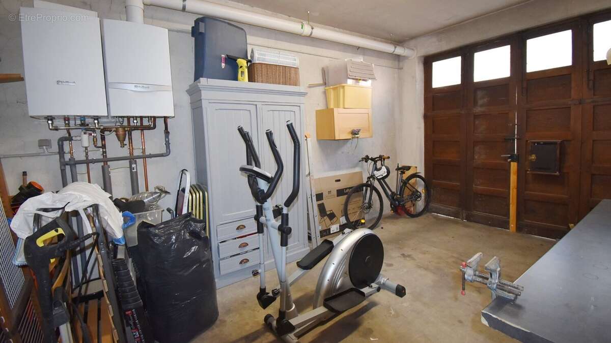 Maison de ville à vendre à Vichy, 3 chambres et bureau, garage et jardin. - photo 20