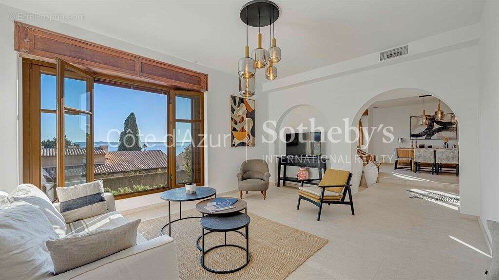 Villa Art Déco rénovée avec vue mer, à 300 m des plages, Sainte-Maxime, Golfe de Saint-Tropez - photo 4