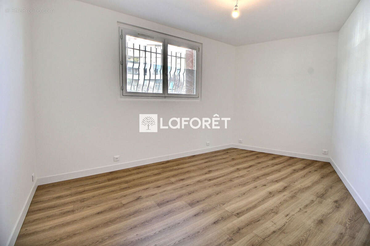 Appartement à SURESNES