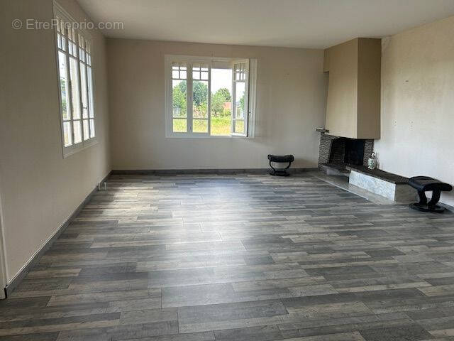 Maison 200 m² à Carrere  - photo 2