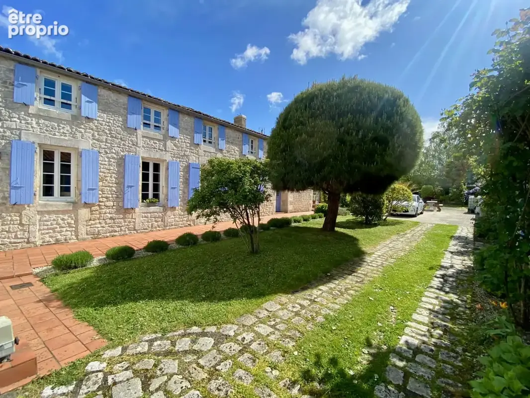 Maison 7 pièces 220 m² à vendre à Saint-Agnant (17620) - photo 4