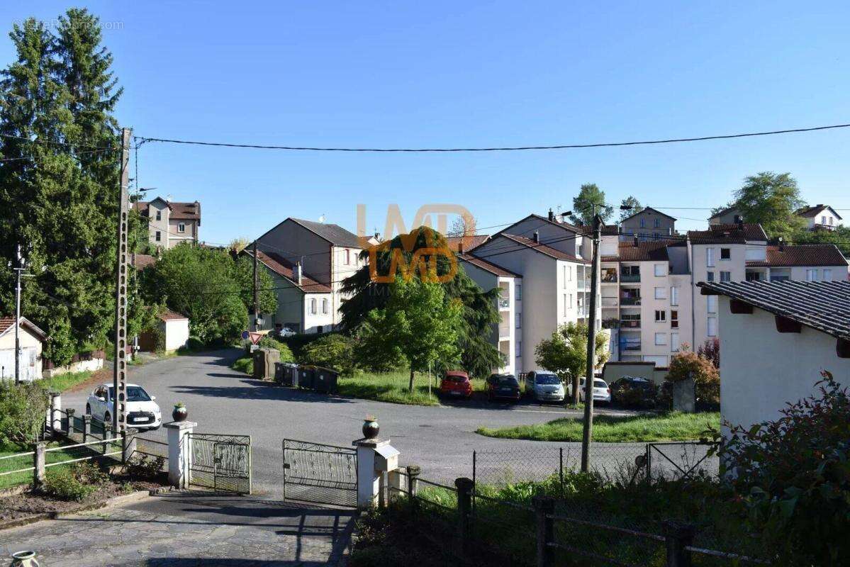 Maison à DECAZEVILLE