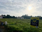Terrain à LE POIRE-SUR-VIE