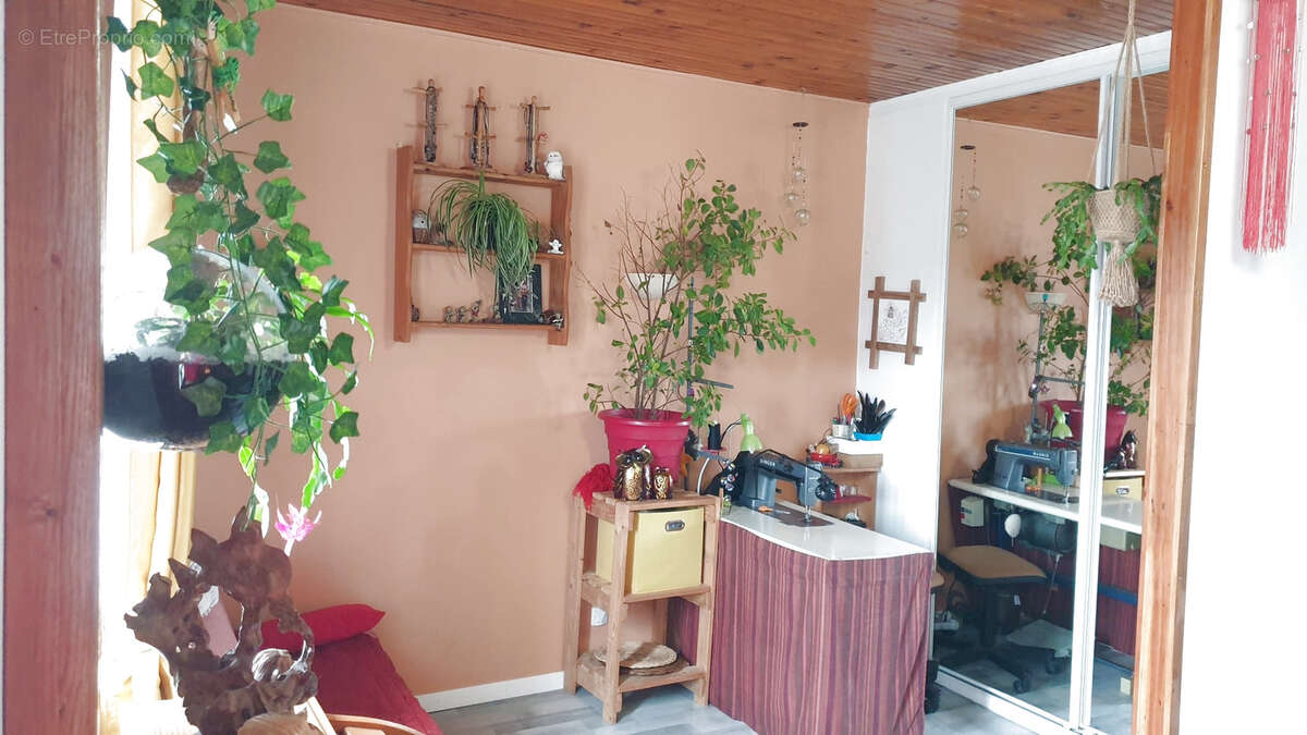 Maison à LA ROCHE-EN-BRENIL