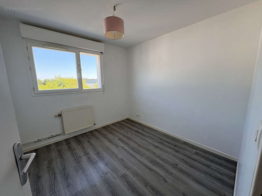 Appartement  4 pièces 74.90 m2 + Garage. - photo 8