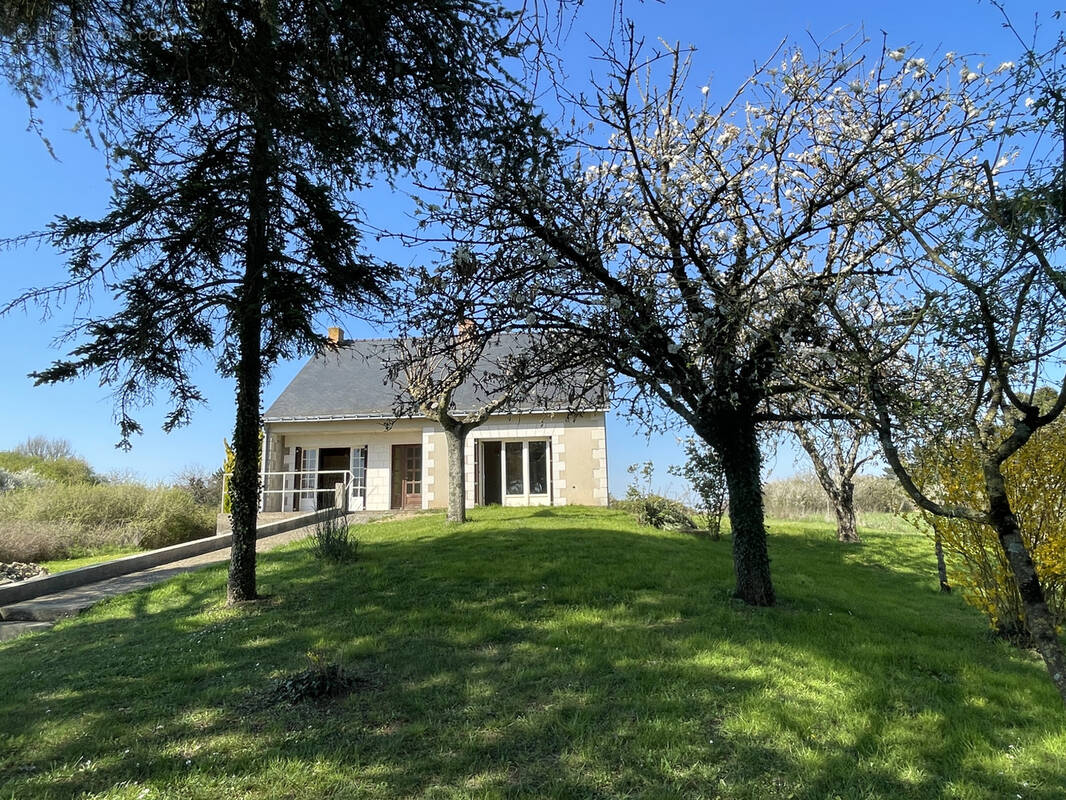 Maison à SOULAINES-SUR-AUBANCE