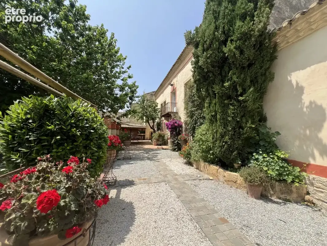 Maison 9 pièces 380 m² à vendre à Le Cailar (30740) - photo 4