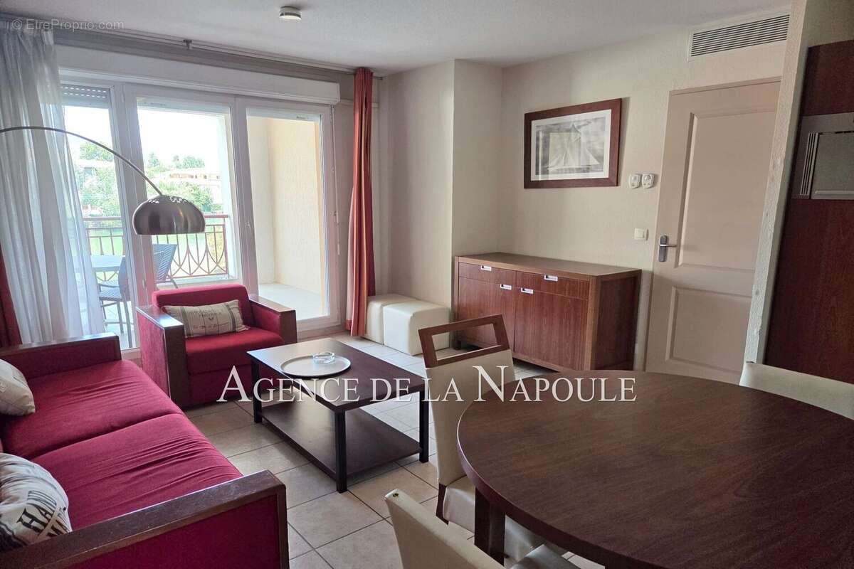 Appartement à MANDELIEU-LA-NAPOULE