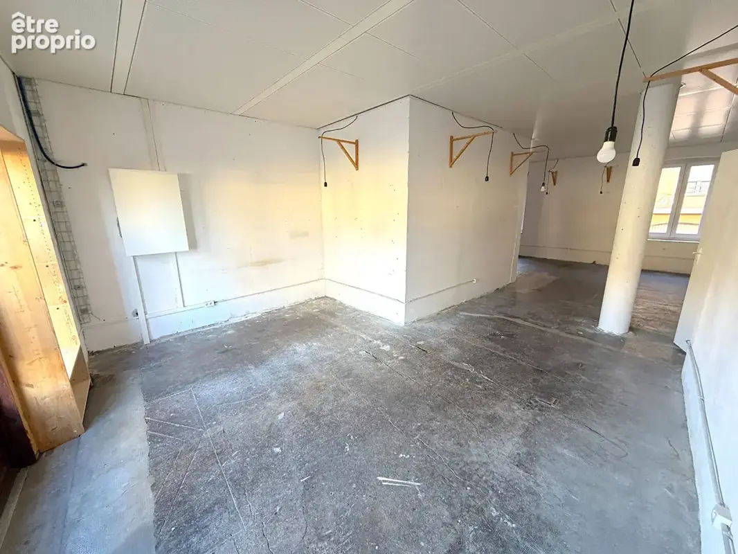Local commercial 55 m² Rez-de-chaussée - photo 2