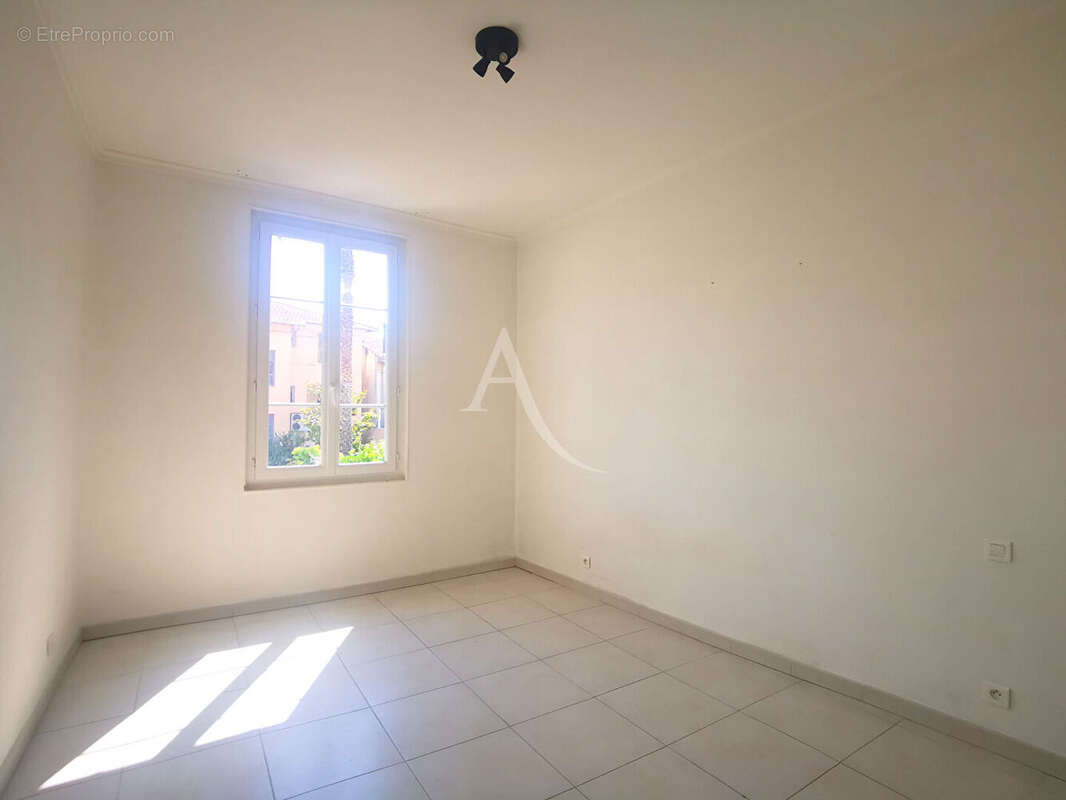Saint maurice : appartement 3 pieces lumineux - photo 4
