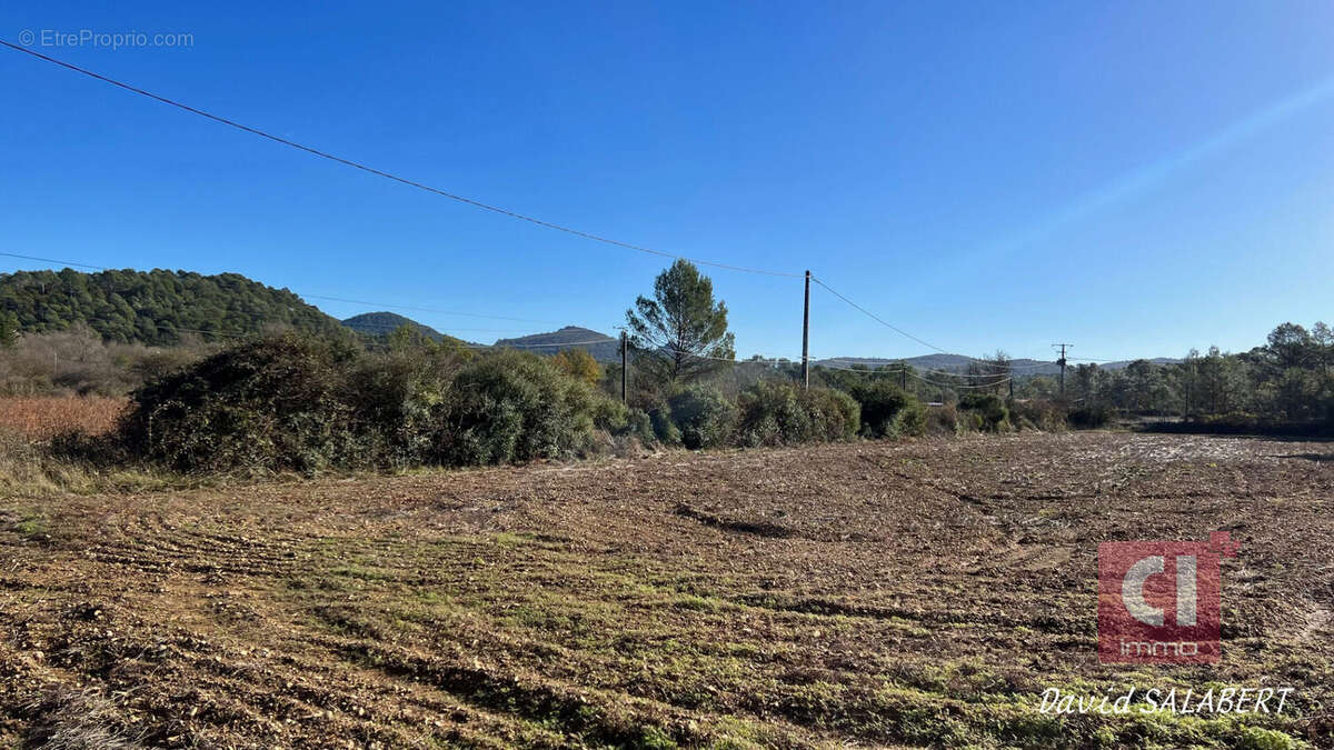 Terrain Rocbaron 4880 m2 - photo 4