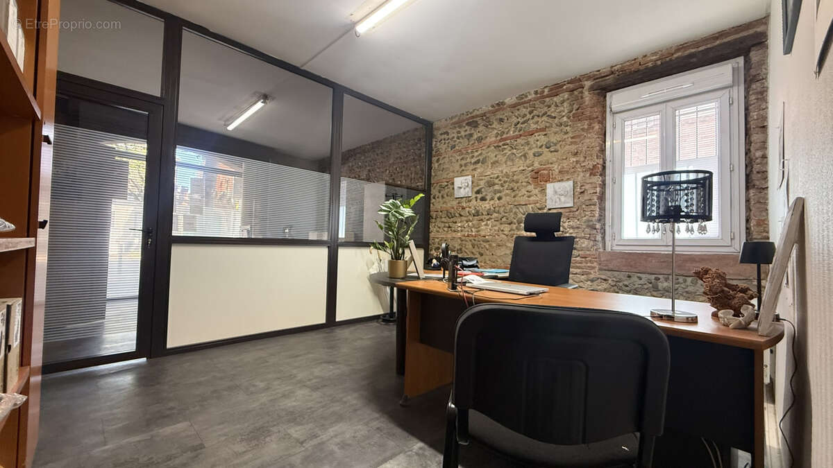 Local Commercial en RDC avec vitrine - Chalets - Compans - photo 5