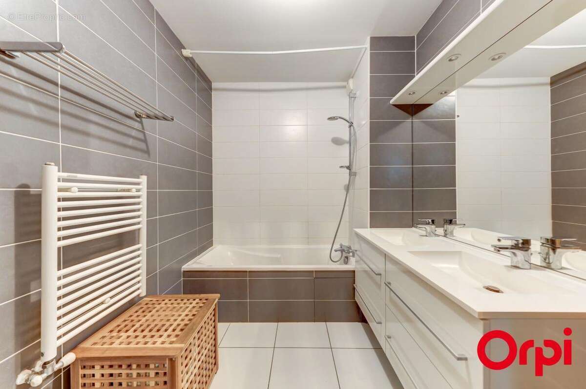 Appartement à CALUIRE-ET-CUIRE