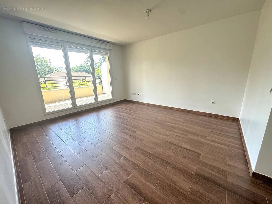 Appartement à LE PLESSIS-TREVISE