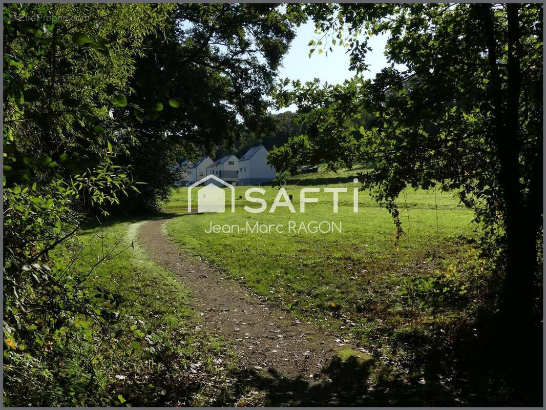 Photo 6 - Terrain à MONTREUIL-SOUS-PEROUSE