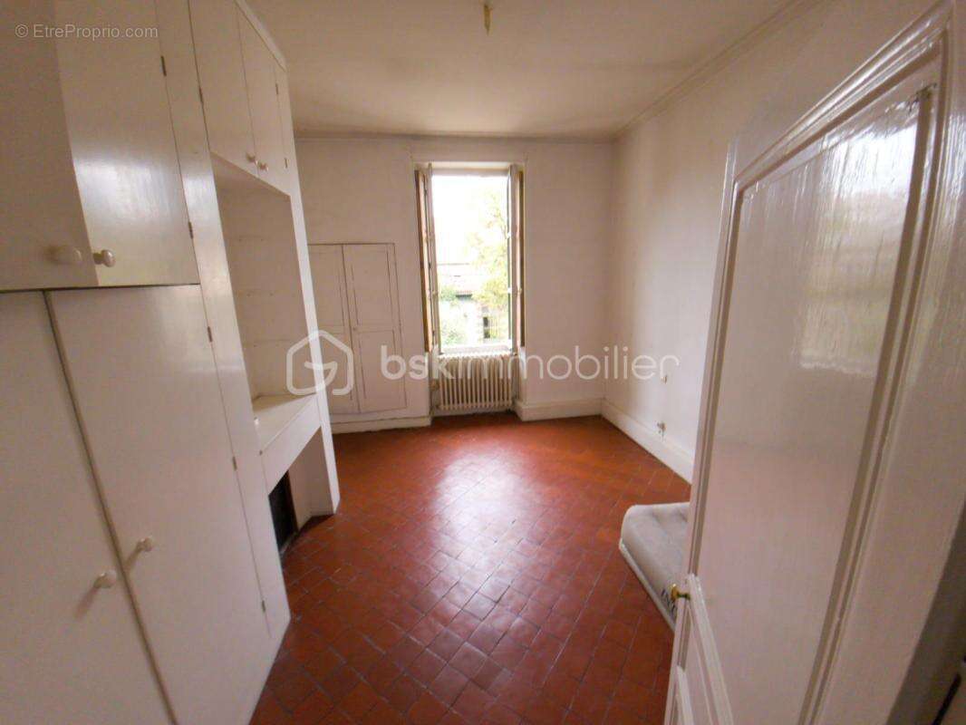  Maison de charme 180 m² + dépendance + jardin - photo 8