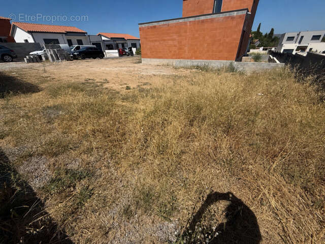 Gigean - terrain de 285m2  viabilise et libre de tout constructeur - photo 2