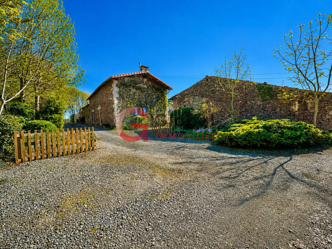 Maison à EXIREUIL