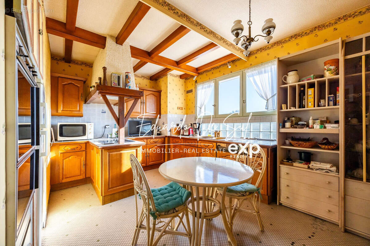 Maison 226 m² à Pessac  - photo 6