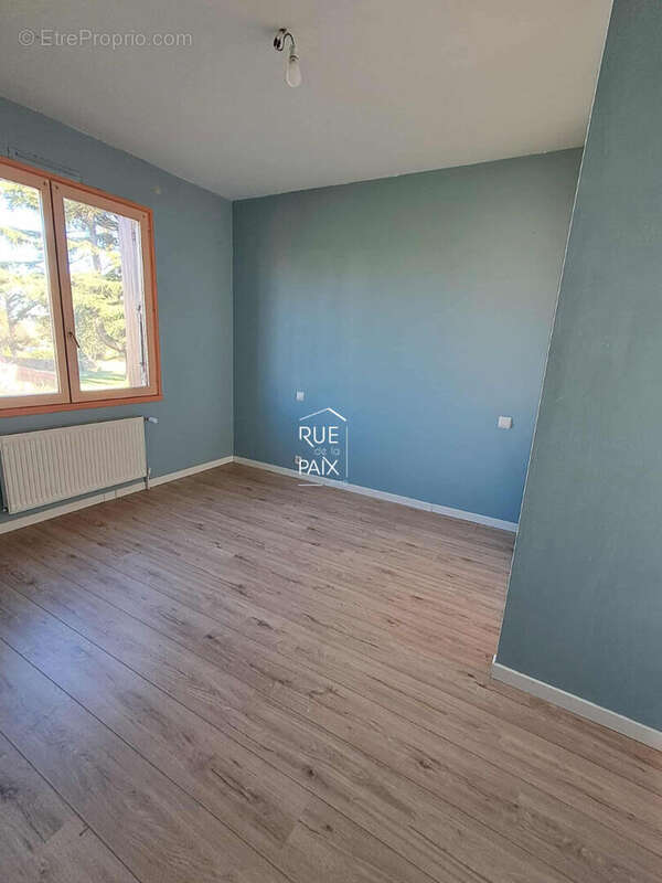 Maison sur sous sol , secteur prisé de Naintré 191.90 m2 - photo 6
