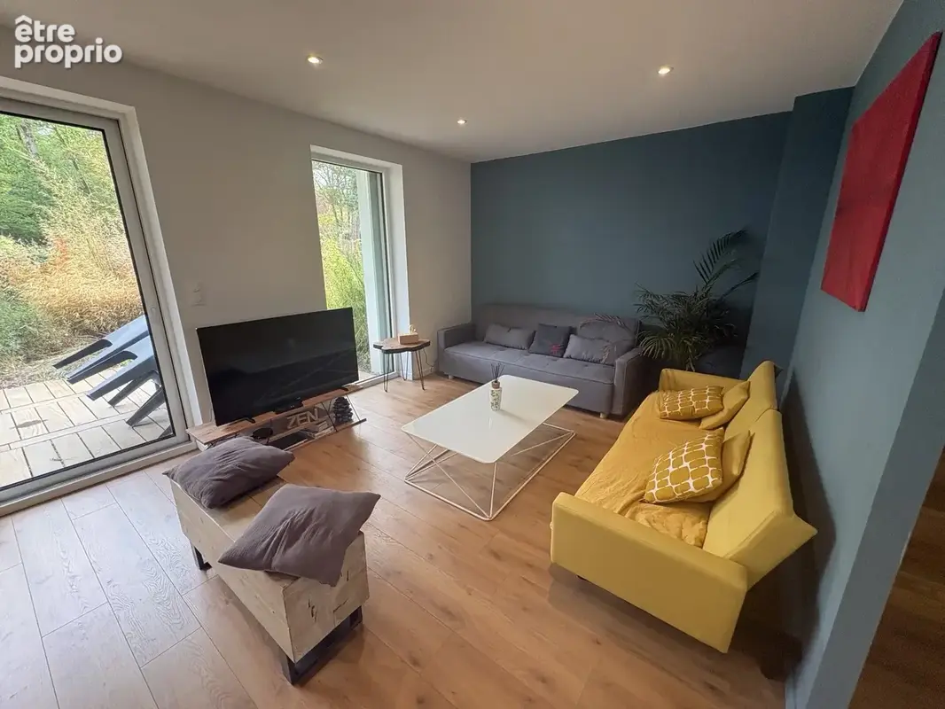 Bâtie sur 550 m2 dans un secteur calme, jolie villa récente de 4ch et 2 sdb - photo 3