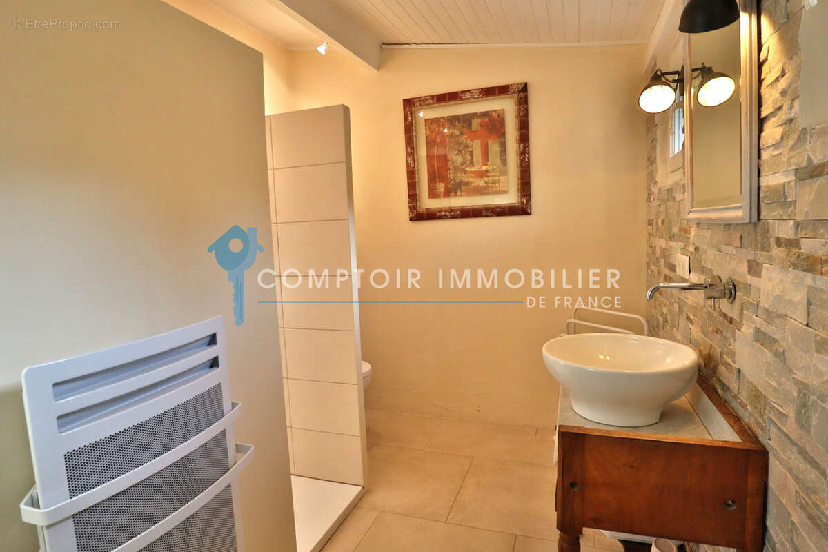 Maison à SAINT-SATURNIN-LES-APT